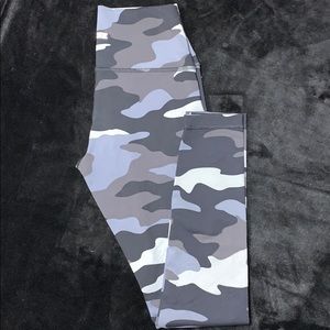 Victoria’s Secret ultimate work out legging 💙